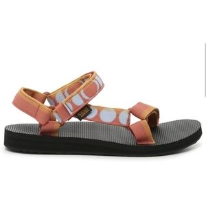 Womens TEVA pink moon sandals terracotta used